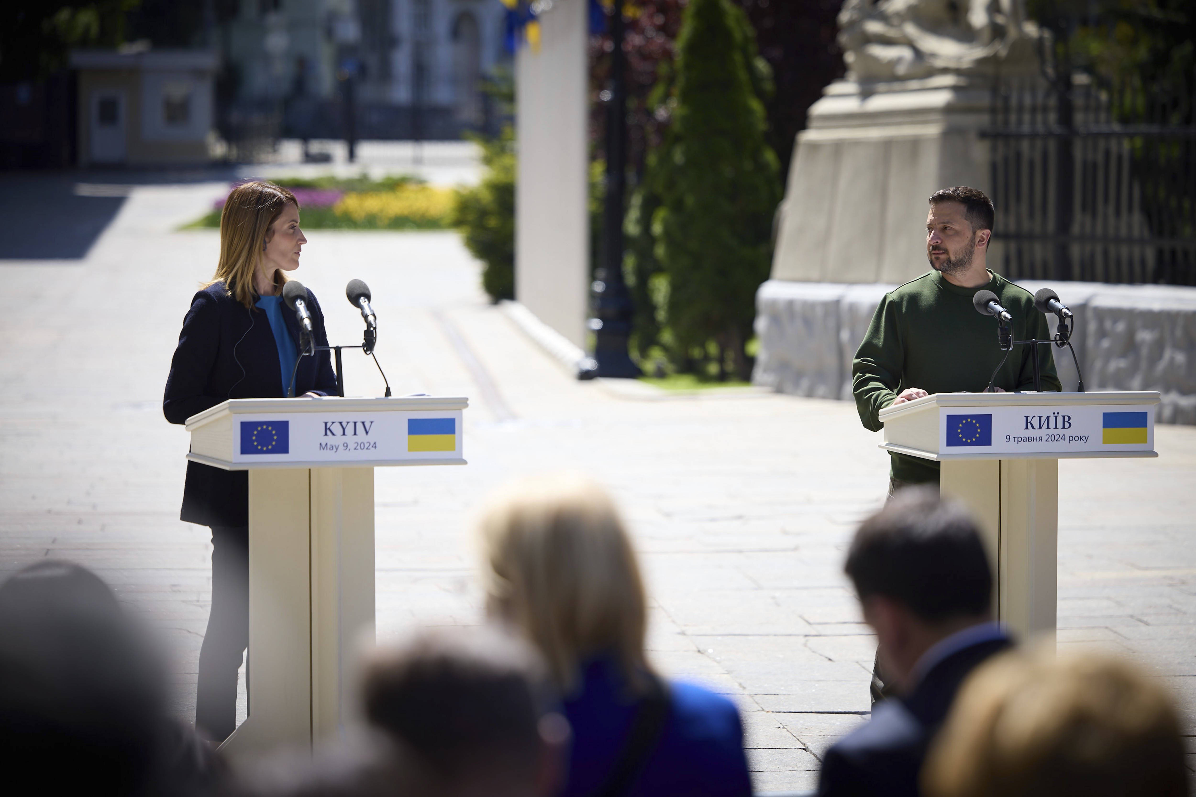 Volodymyr Zelensky și Roberta Metsola, pe 9 mai, la Kiev Foto: Imago