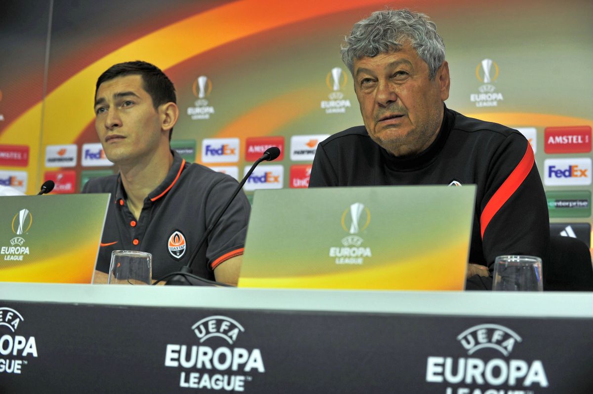 Taras Stepanenko și Mircea Lucescu, la Shakhtar, pe 4 mai 2016 (Foto: Imago)