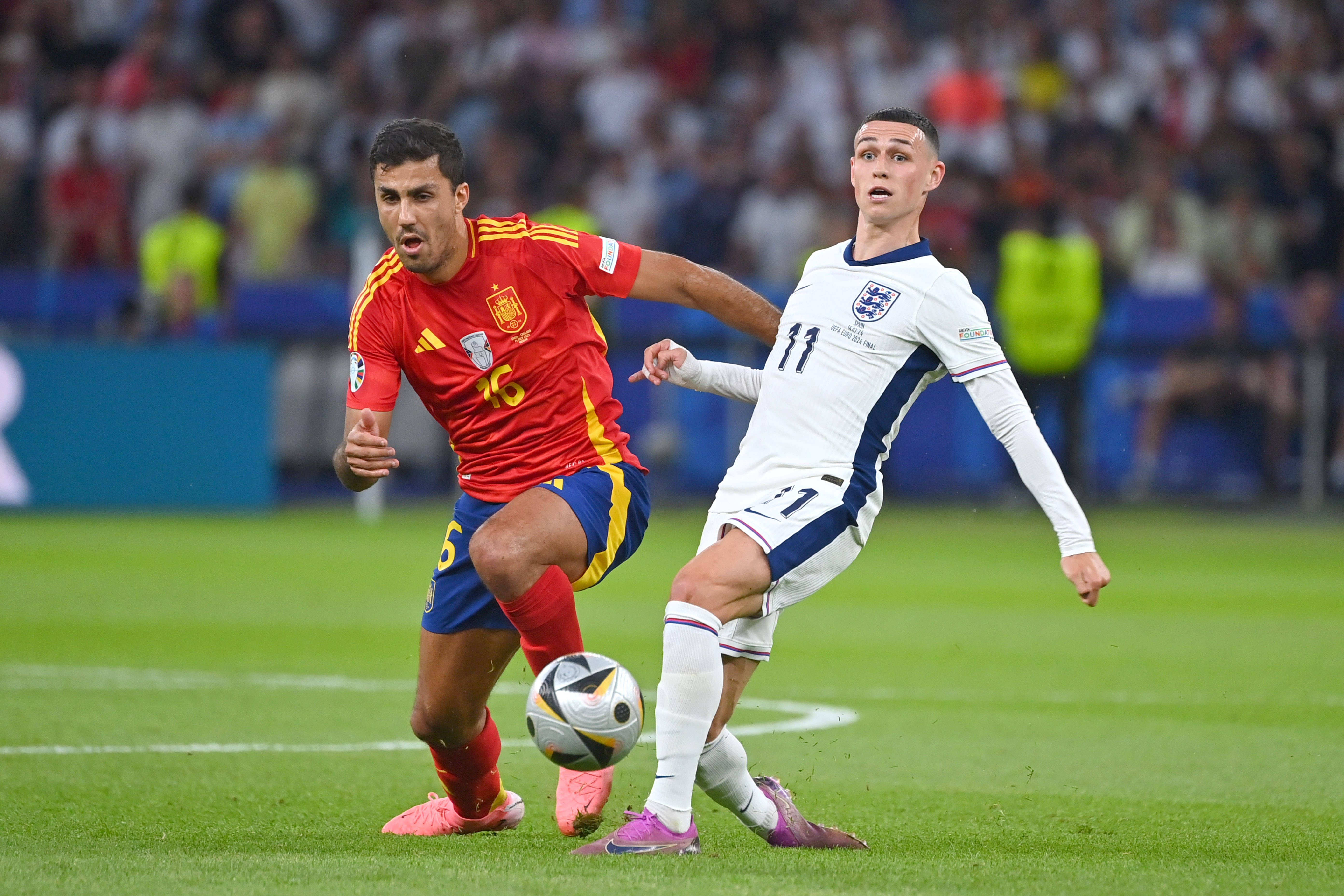 Duel 100% Manchester City în finala Euro: spaniolul Rodri (stânga) și englezul Foden Foto: Imago