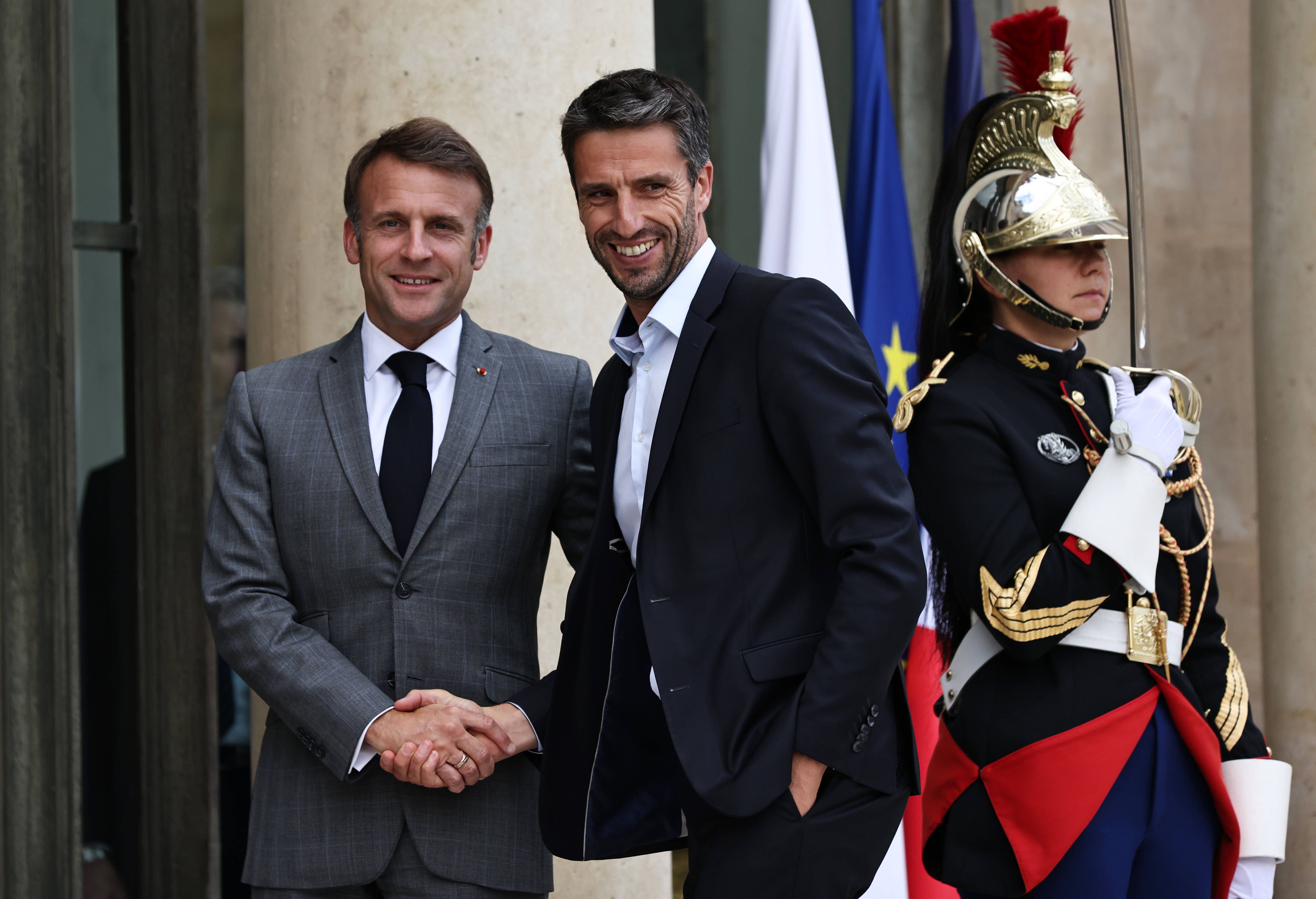 Tony Estanguet, alături de președintele Franței, Emmanuel Macron, la palatul Elysee Foto: Imago