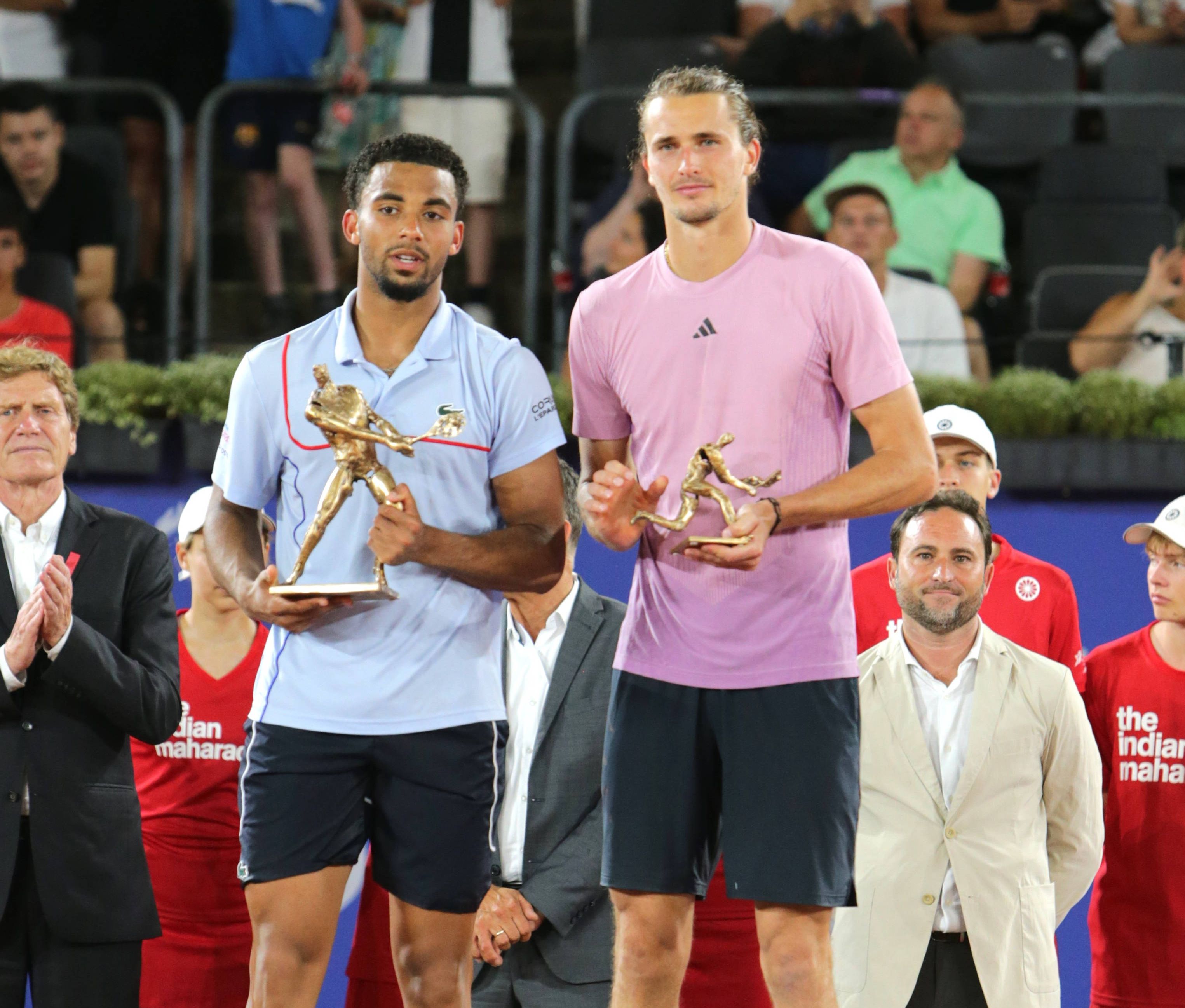 Fils și Zverev, după finala de la Hamburg. Foto: Imago