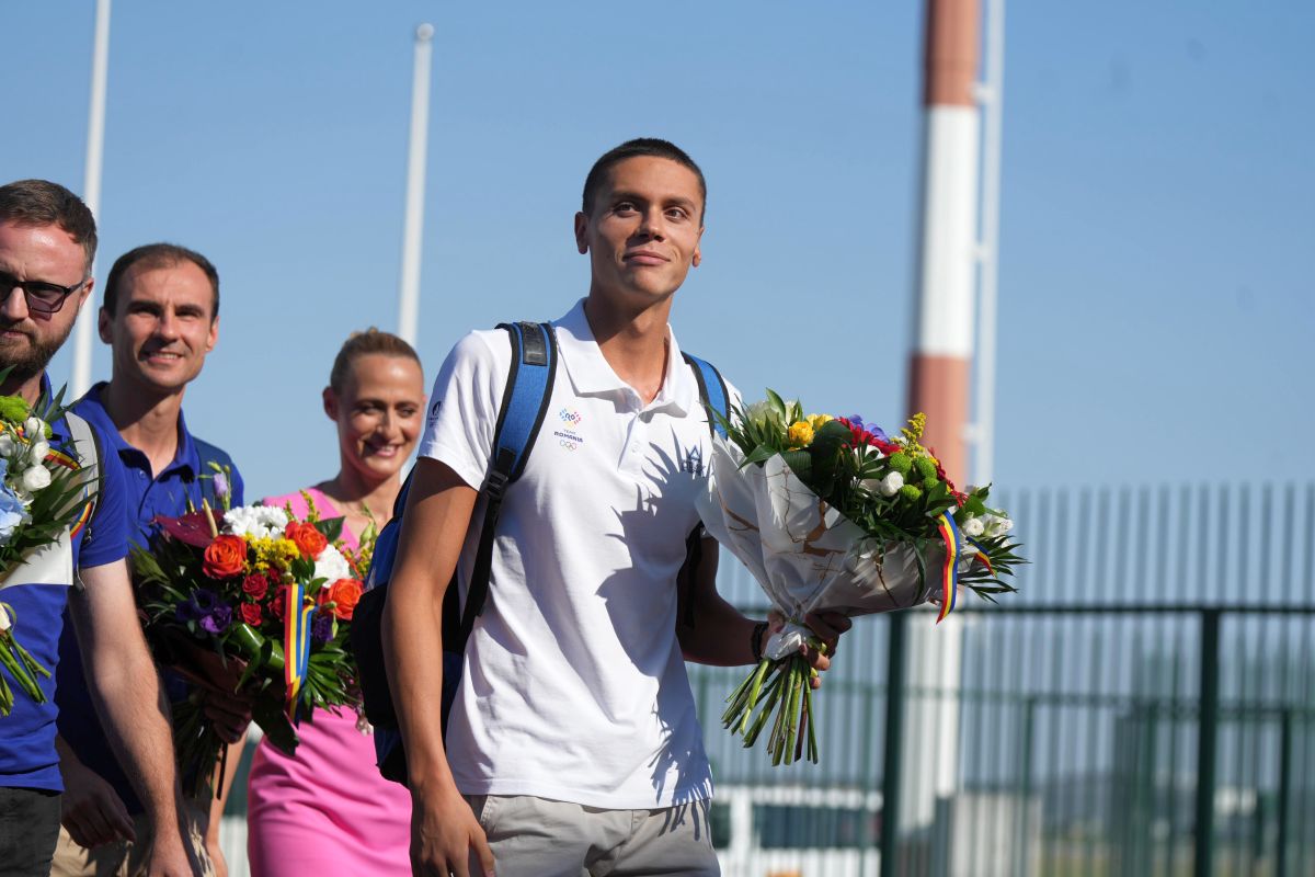 David Popovici s-a întors în România (foto: GOLAZO.ro)