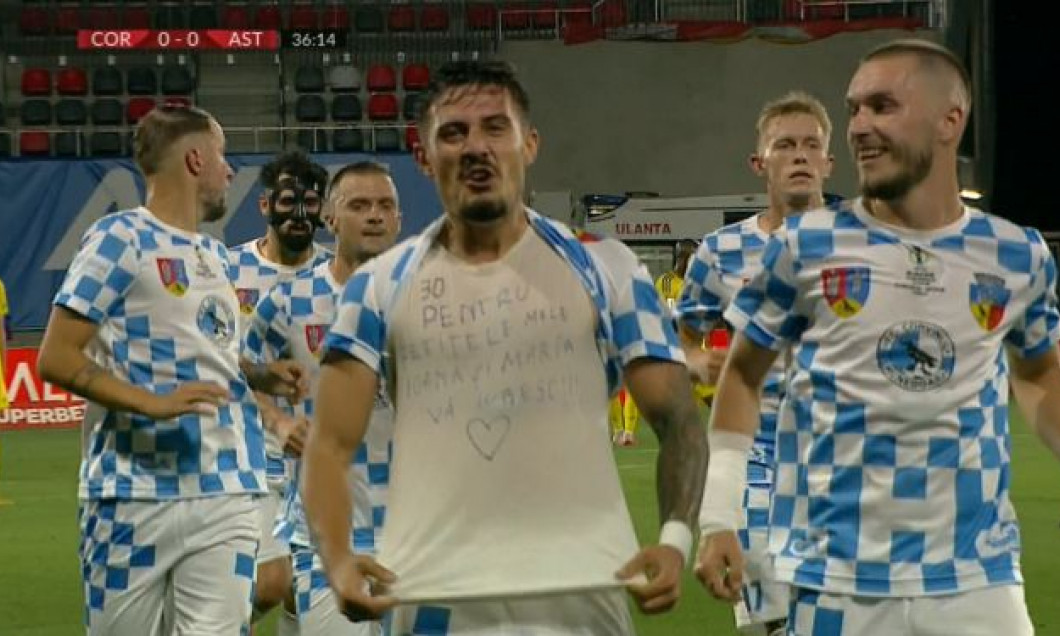 Manolache a avut o dedicație specială la gol: „Pentru fetițele mele, Ioana și Maria. Vă iubesc!”. Captură Digisport