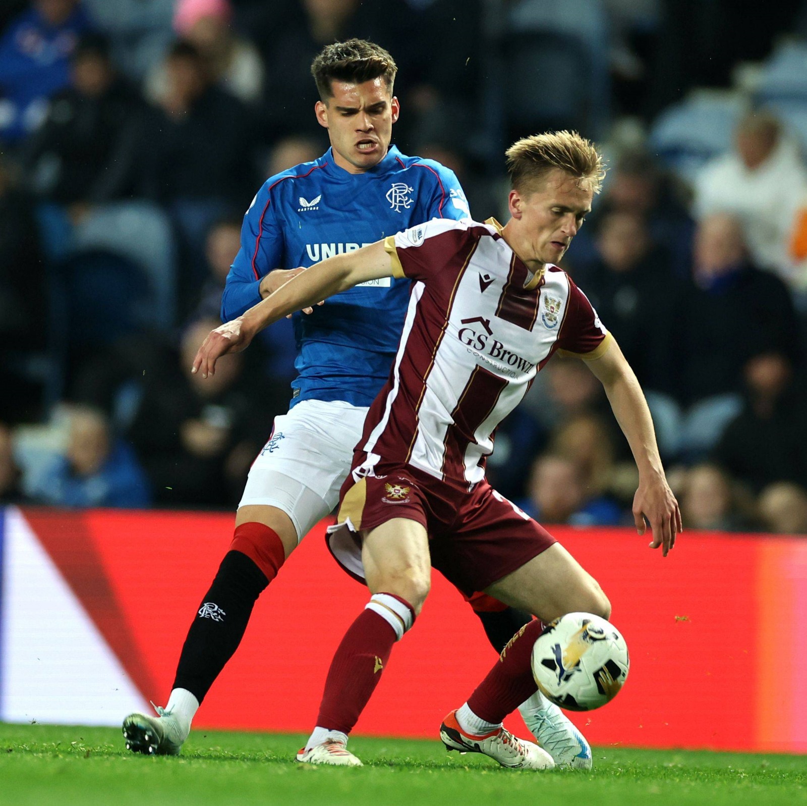 Fază cu Ianis Hagi din meciul cu St. Johnstone Foto: Imago