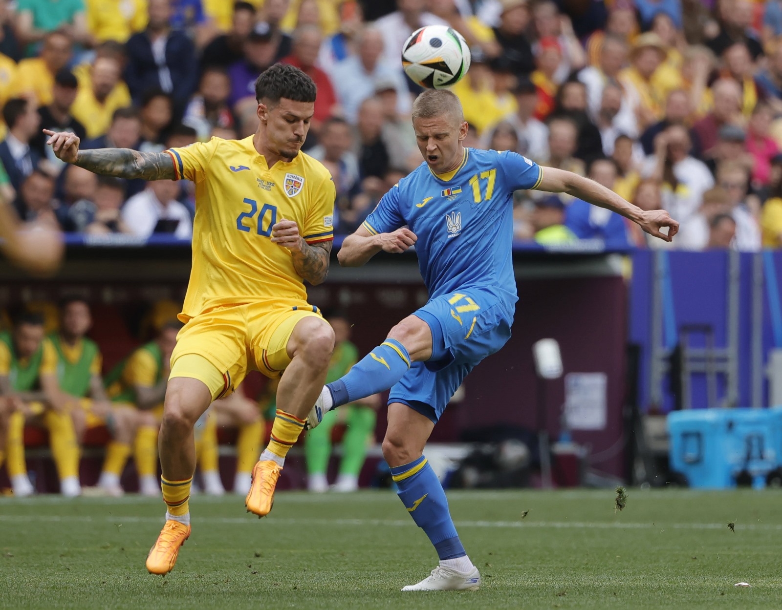 Zinchenko a pierdut duelul cu Man la Euro 2024. Și meciul. România a câștigat cu 3-0 Foto: Imago