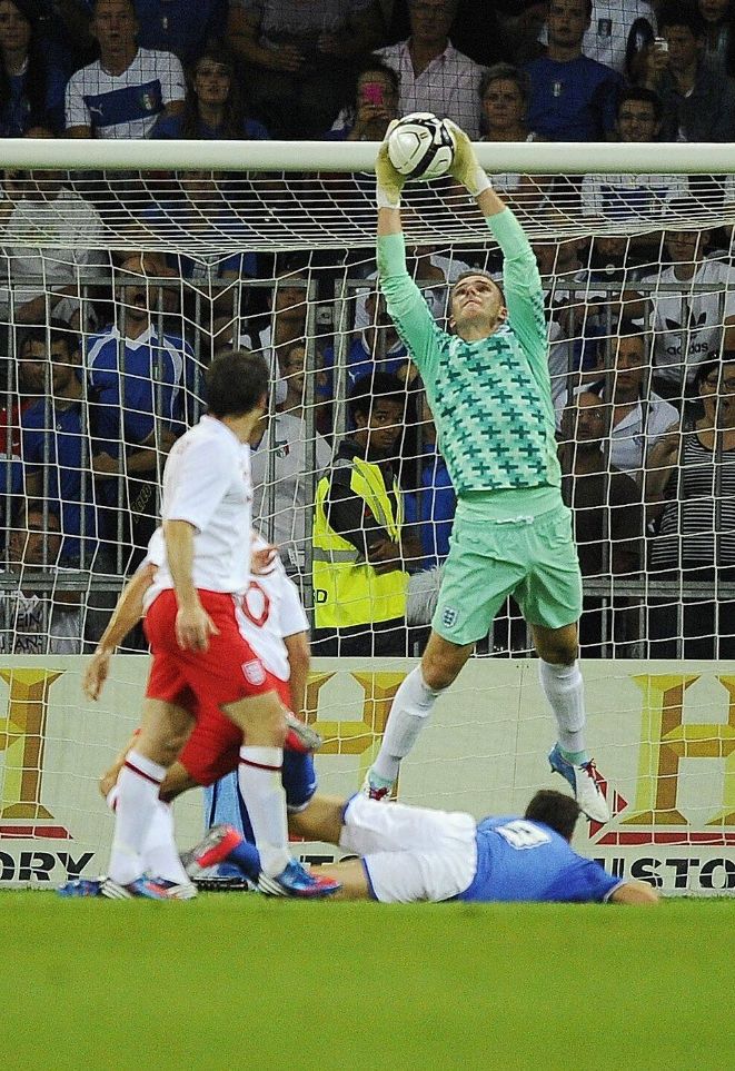 Jack Butland, la 2-1 în fața Italiei, în august 2012. Debutul la naționala Angliei Foto: Imago