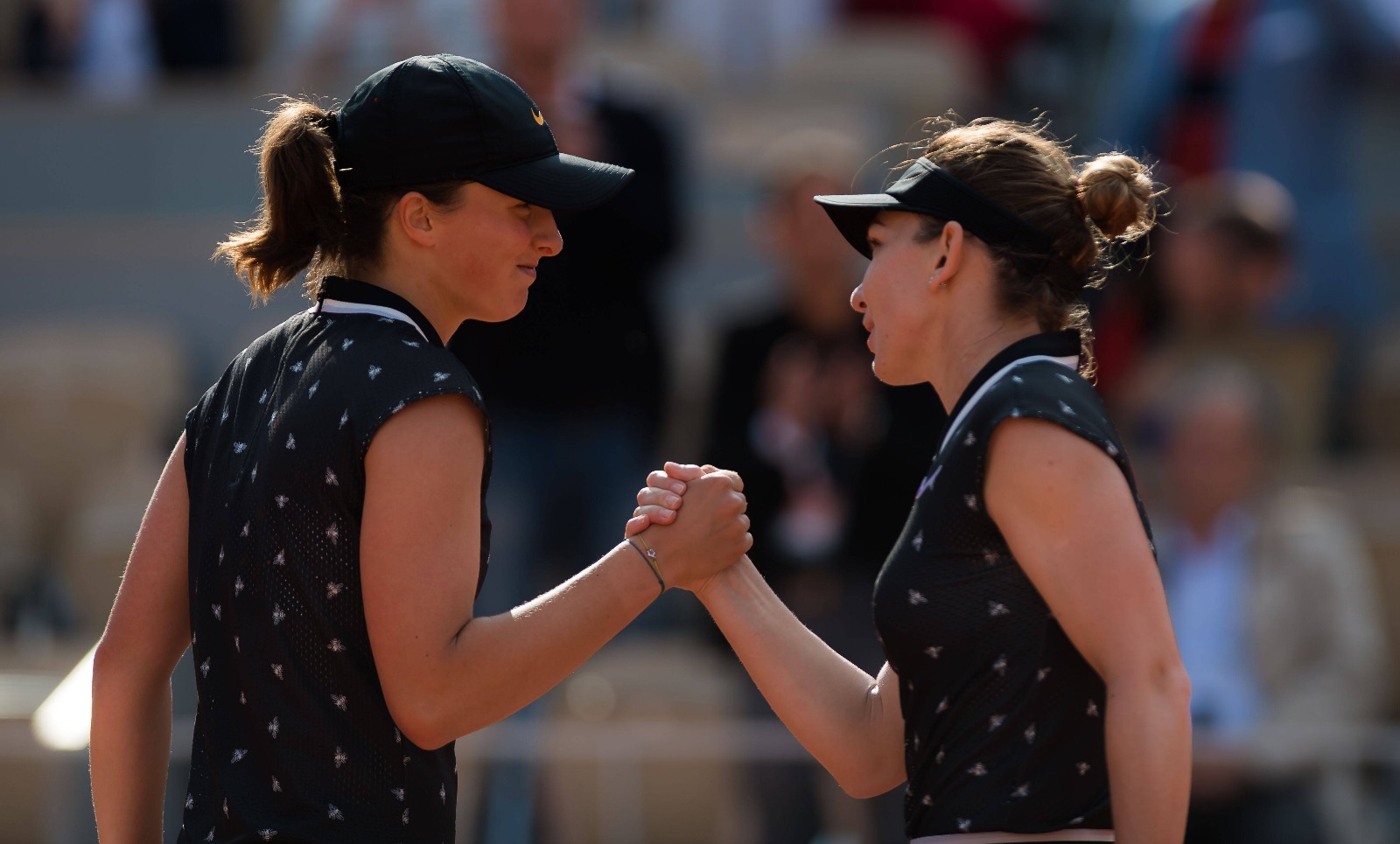 Halep și Swiatek, la Roland Garros 2019. A fost 6-1, 6-0 pentru Simona în „optimi” Foto: Imago