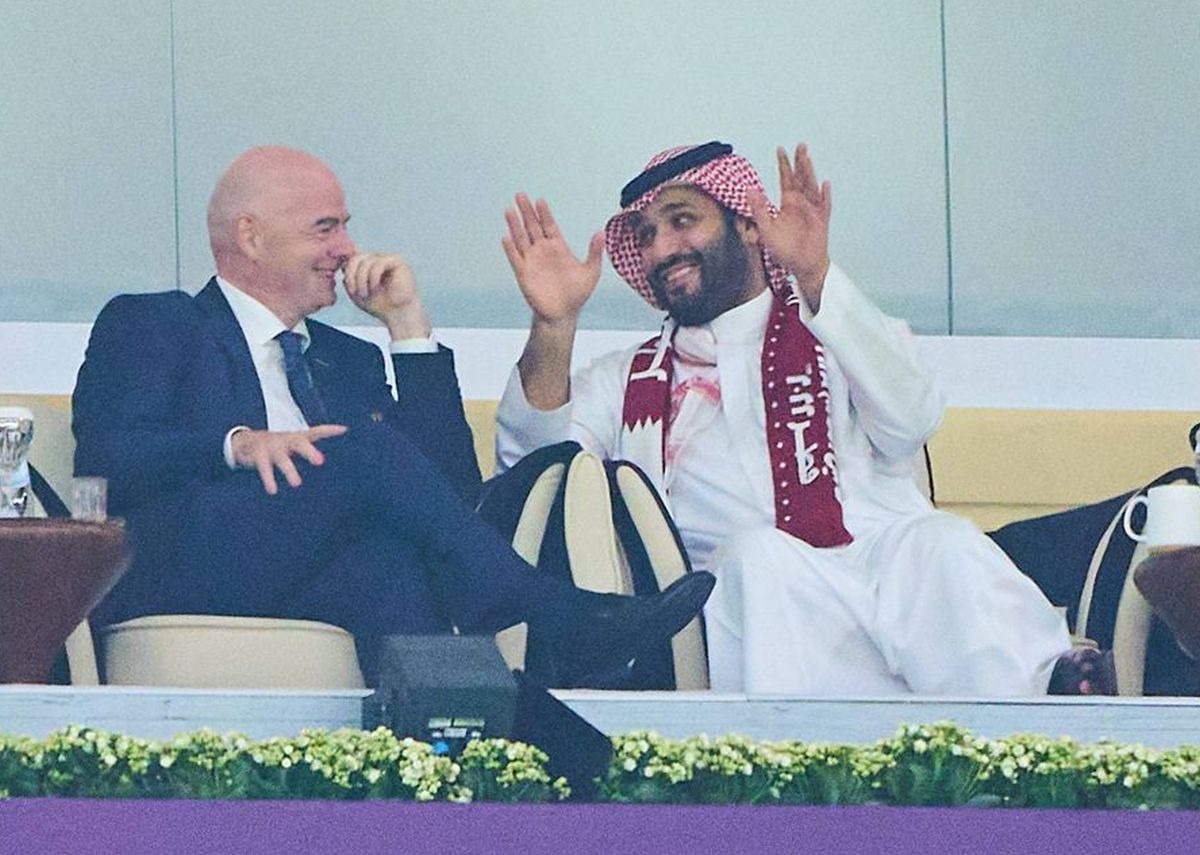 Președintele FIFA, Gianni Infantino, și premierul saudit Mohammed bin Salman Foto: Imago