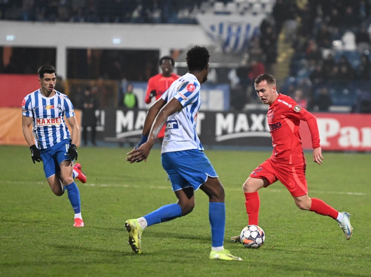 Mihai Toma (dreapta), în meciul de la Iași Foto: Sport Pictures