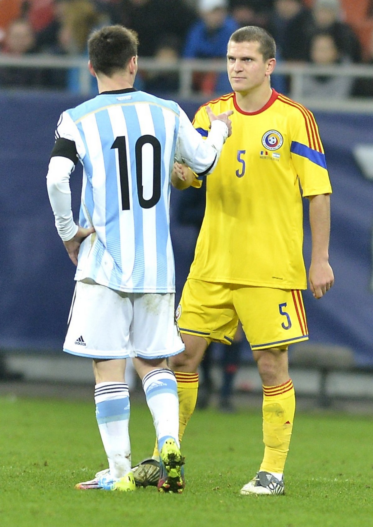 Bourceanu l-a avut ca adversar pe Messi într-un amical România - Argentina 0-0, jucat în 2014. Foto: SportPictures