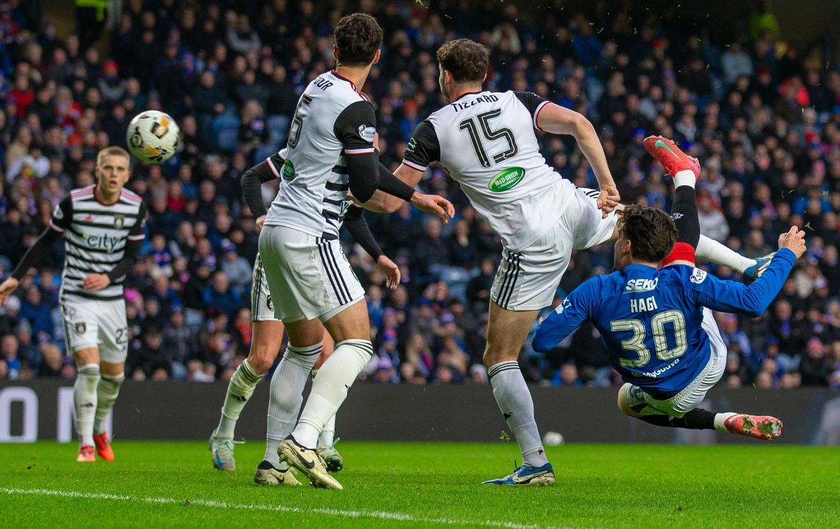 Semifoarfecă a lui Hagi la 0-1 cu Queen’s Park Foto: Imago