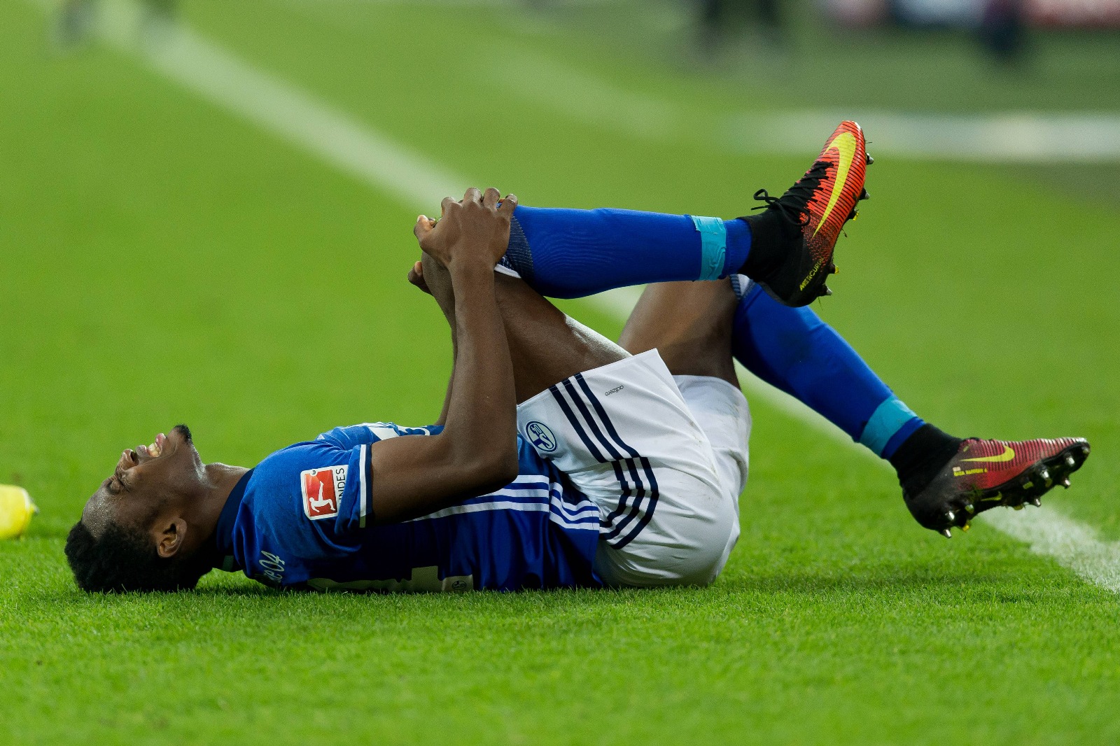 Baba Rahman, la Schalke. Probleme mari la genunchi Foto: Imago