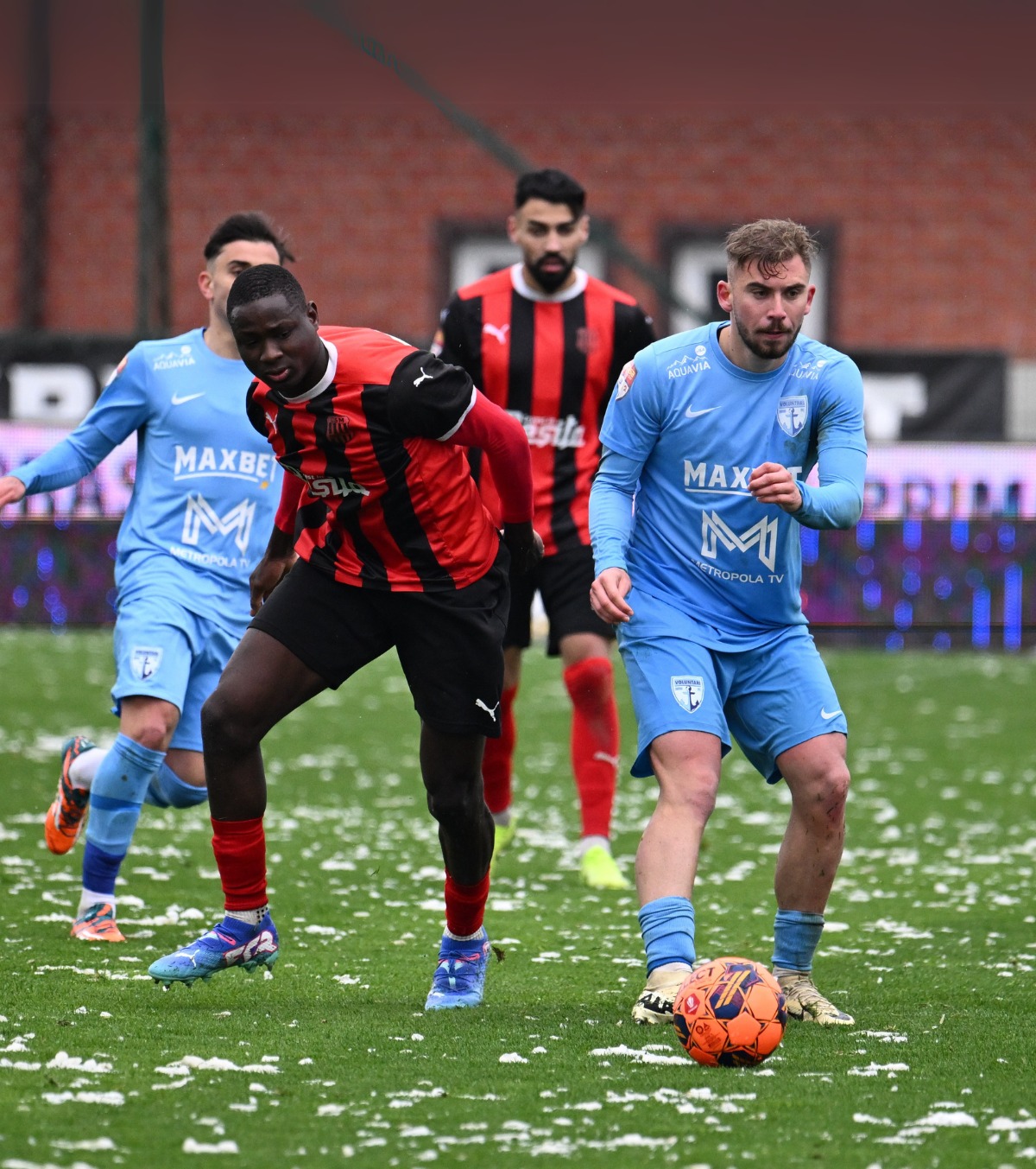 Remize în Liga 2   Cele două meciuri disputate astăzi în liga secundă s-au încheiat la   egalitate , 1-1, respectiv 0-0